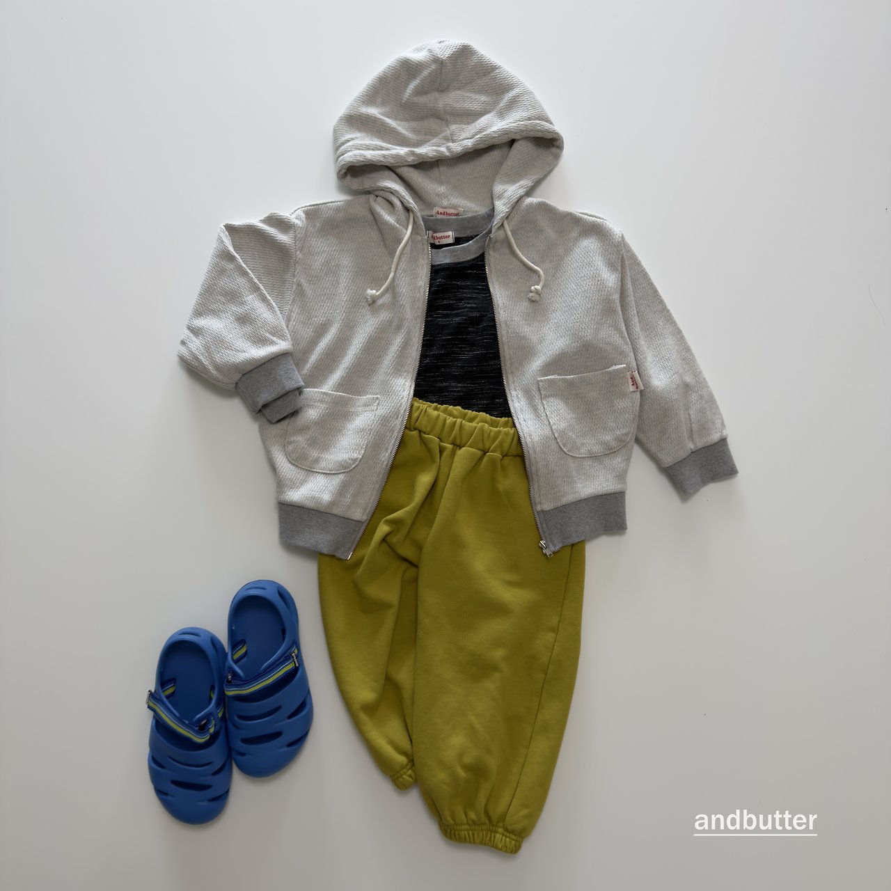 《予約》Tone-on-Tone Pocket Zip-Up Hoodie / ANDBUTTER