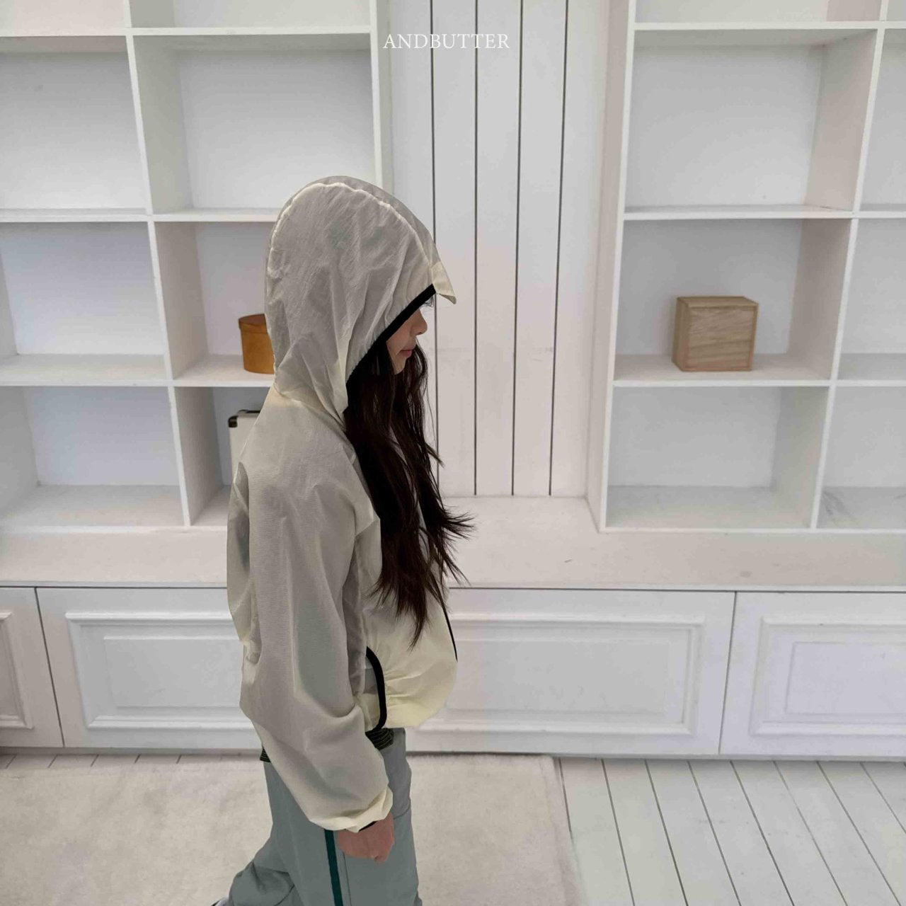 《予約》Light Wind Hoodie / andbutter