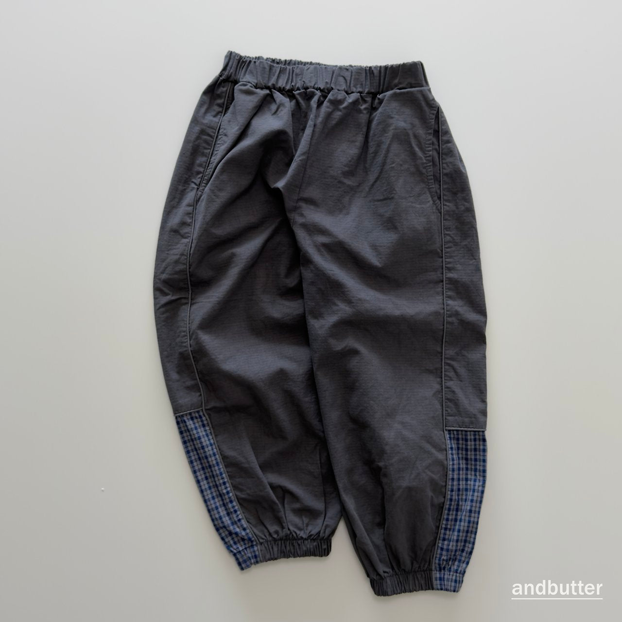 《予約》Side Line Jogger Pants / ANDBUTTER