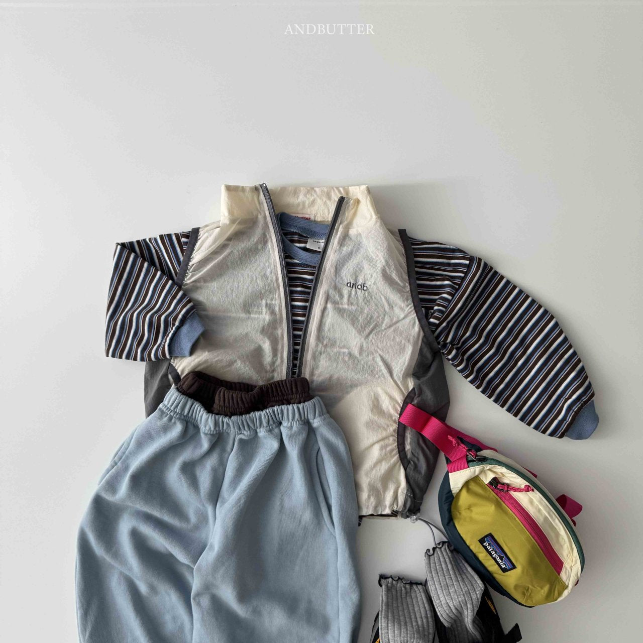 《予約》Mountain Vest / andbutter