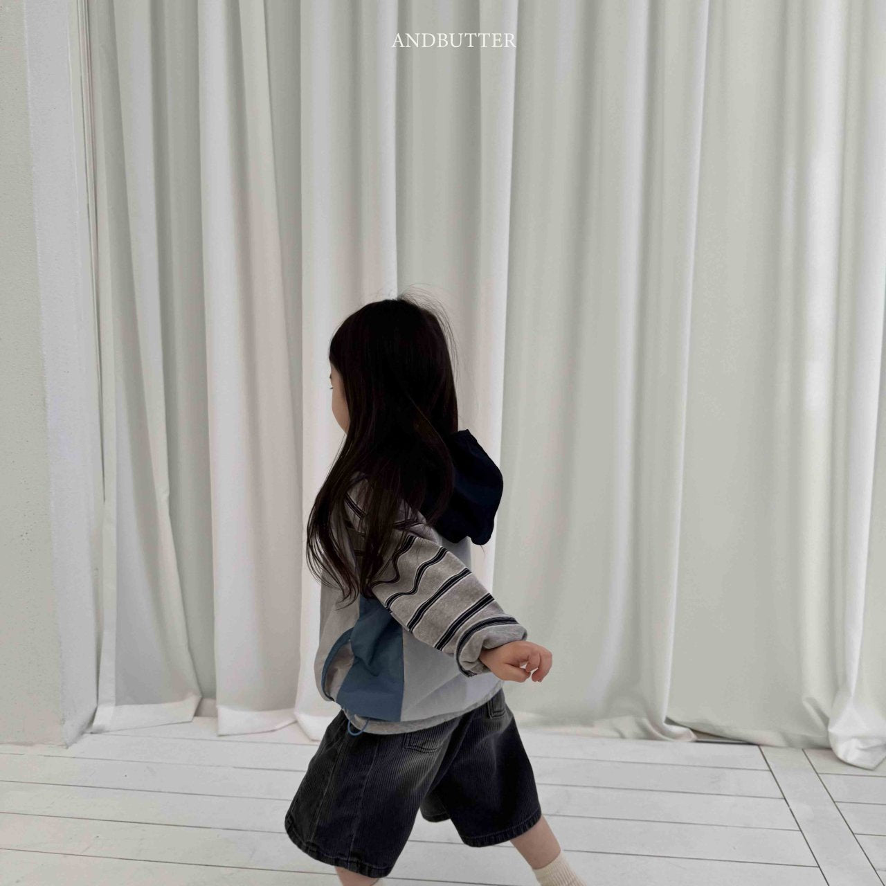 《予約》Mountain Vest / andbutter