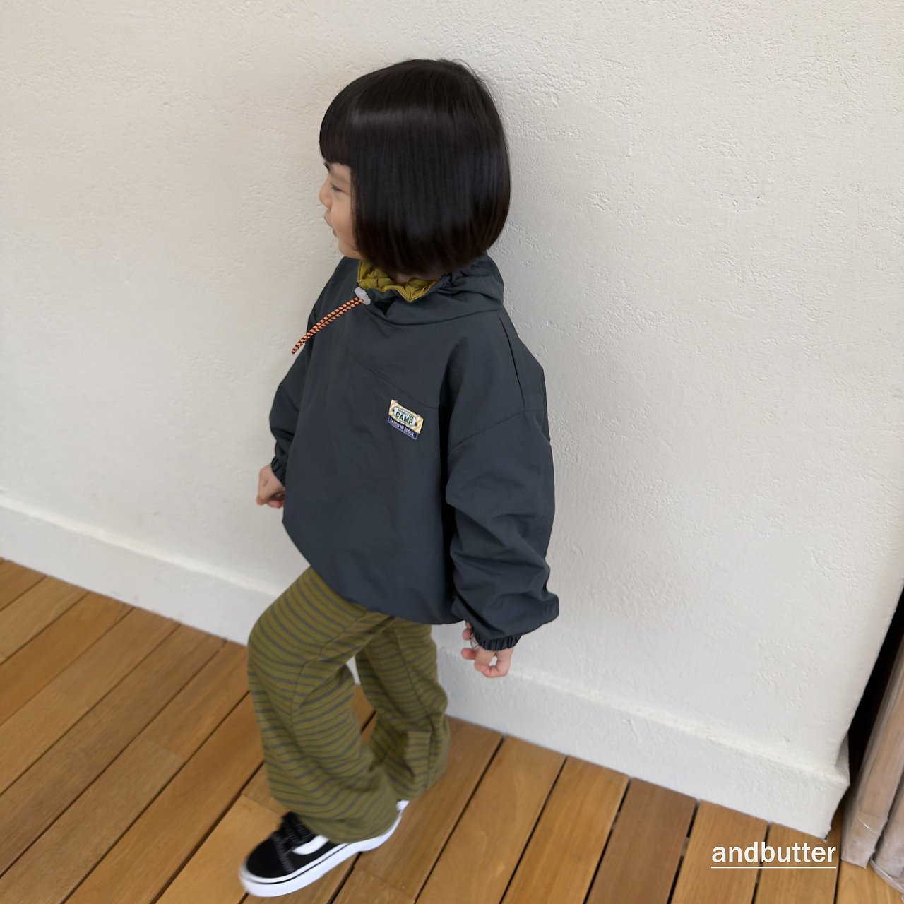 《予約》Color Neck Anorak / ANDBUTTER