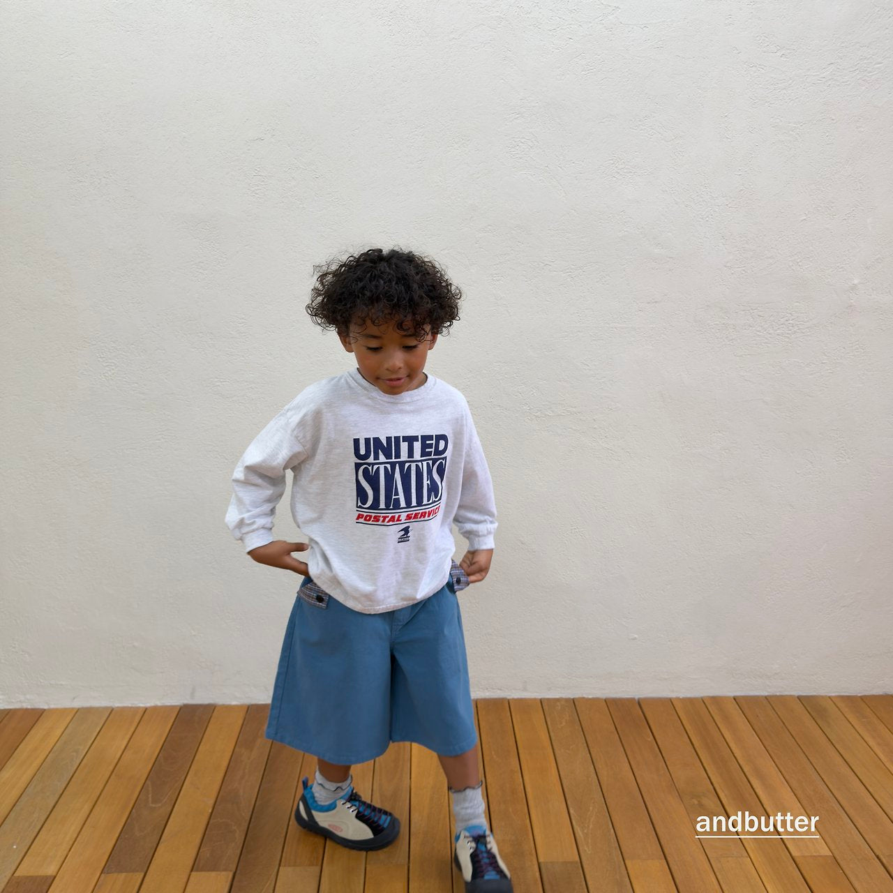 《予約》Service Graphic Tee / ANDBUTTER
