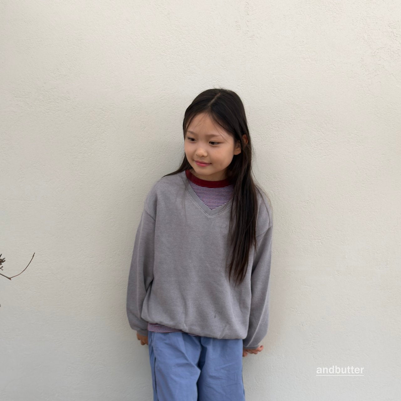 《予約》Soft V Neck Man to Man / ANDBUTTER