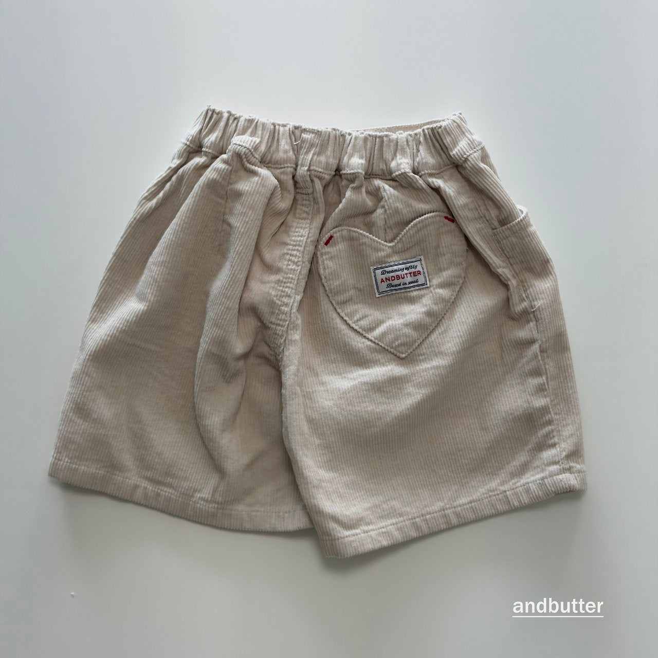 《予約》Heart Pocket Corduroy Shorts / ANDBUTTER
