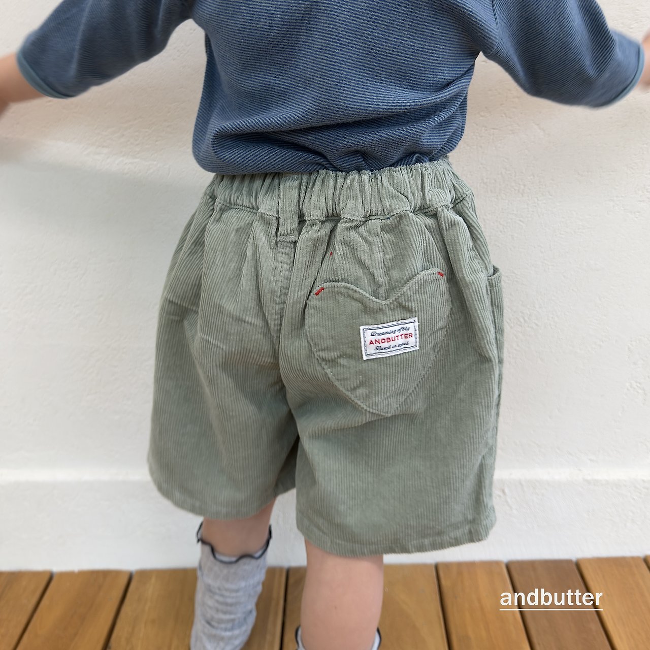 《予約》Heart Pocket Corduroy Shorts / ANDBUTTER