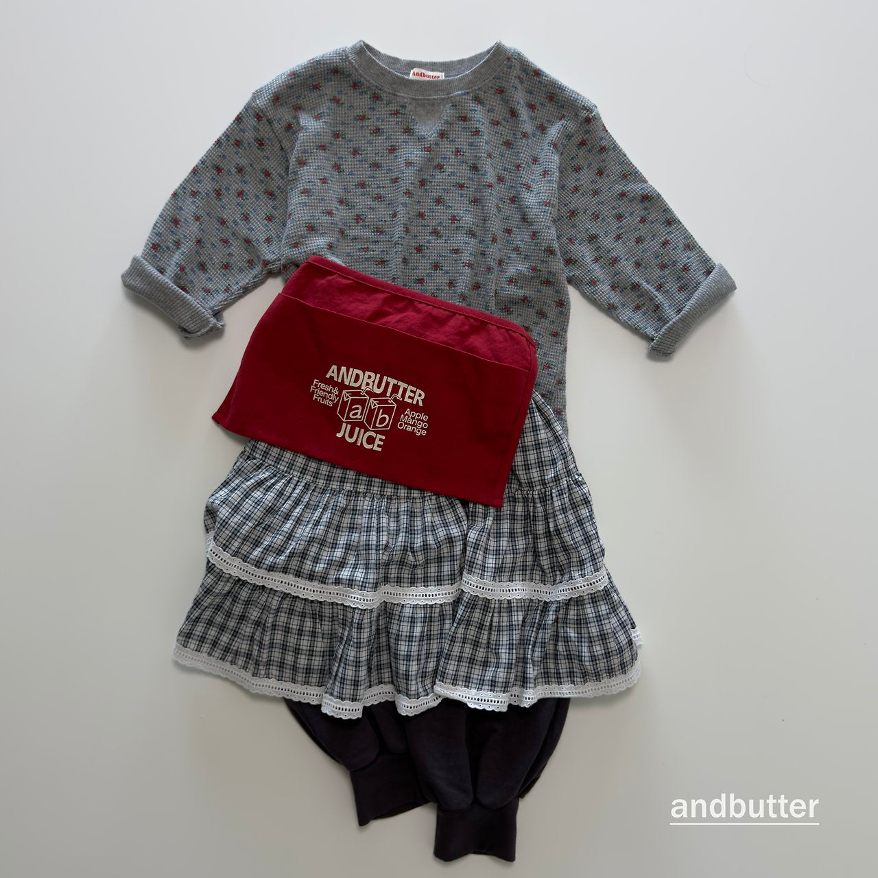 《予約》Cozy Flower T-Shirt / ANDBUTTER