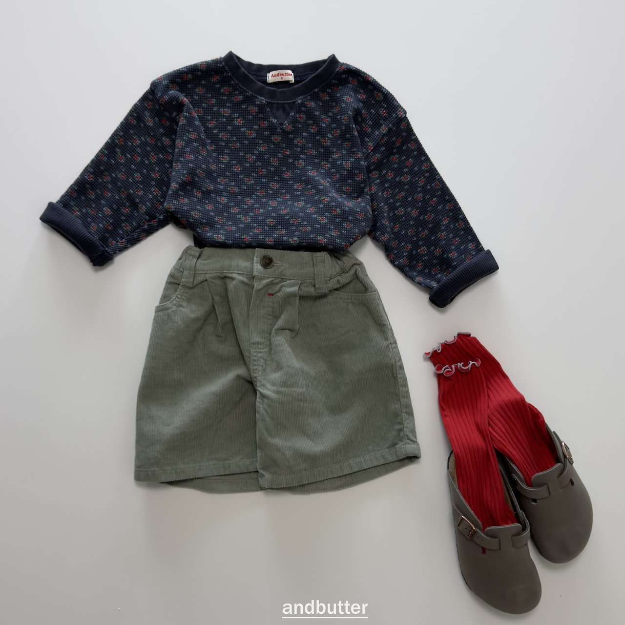 《予約》Cozy Flower T-Shirt / ANDBUTTER