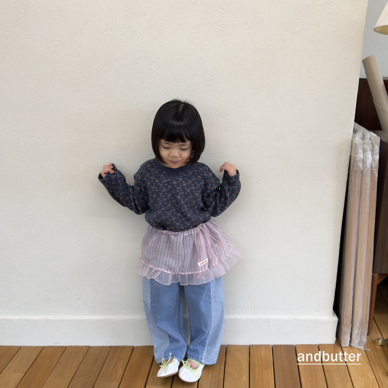 《予約》Cozy Flower T-Shirt / ANDBUTTER