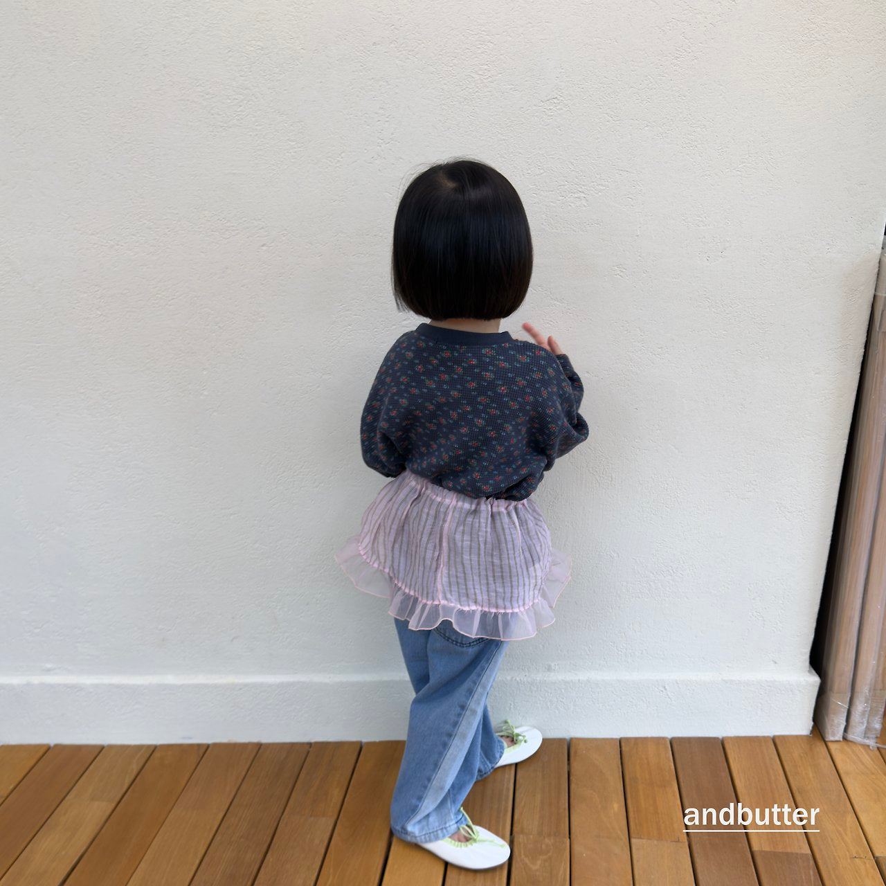 《予約》Cozy Flower T-Shirt / ANDBUTTER