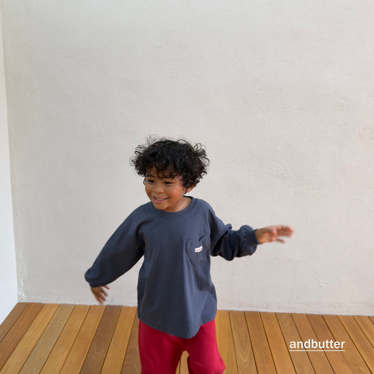 《予約》Autumn Pocket T-Shirt / ANDBUTTER