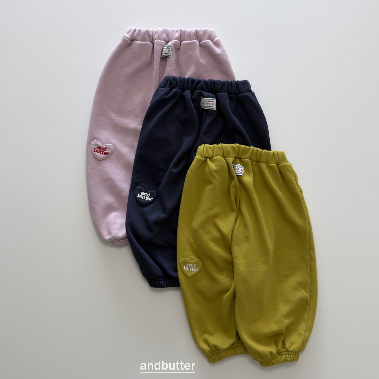 《予約》Mini Heart Jogger Pants / ANDBUTTER