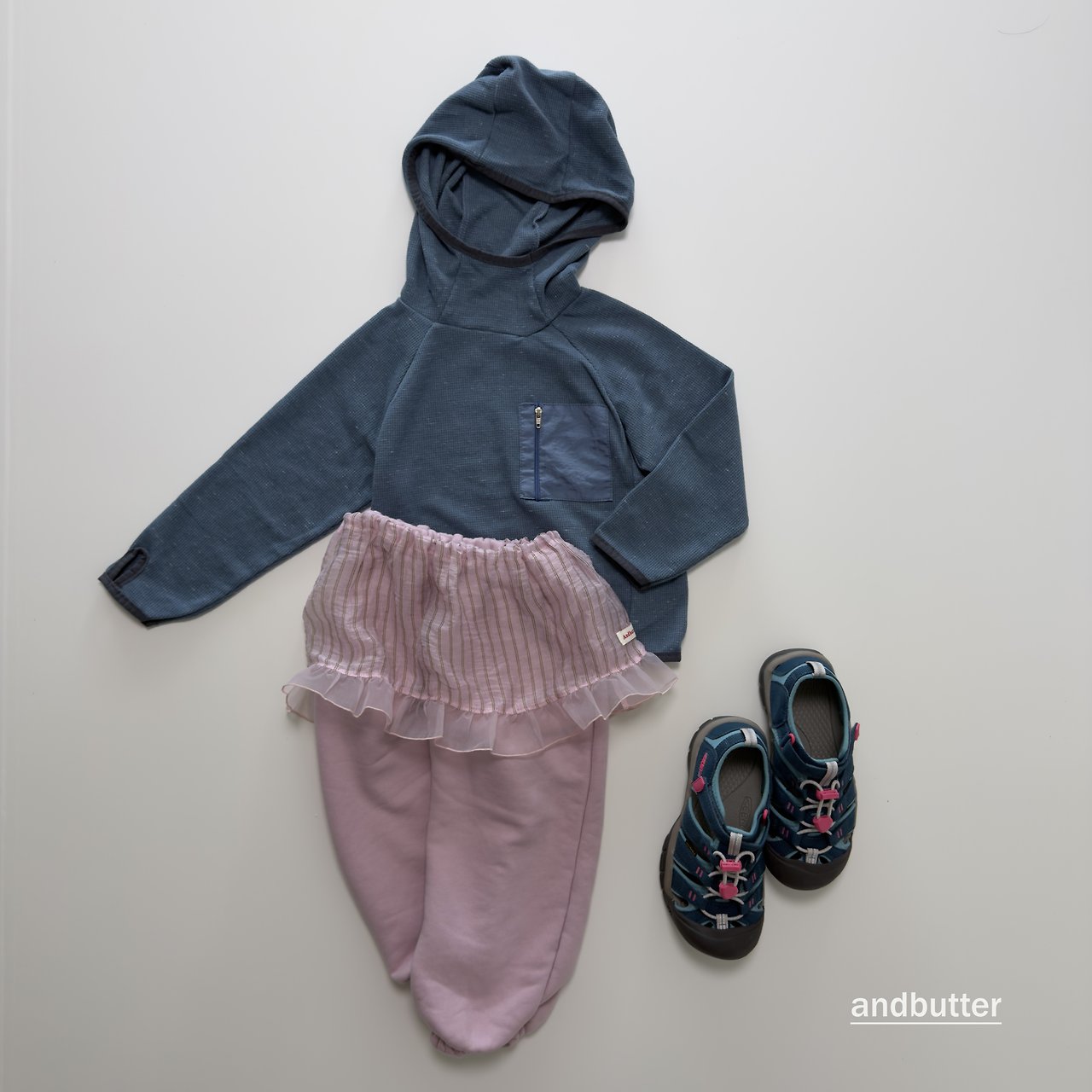 《予約》Mini Heart Jogger Pants / ANDBUTTER