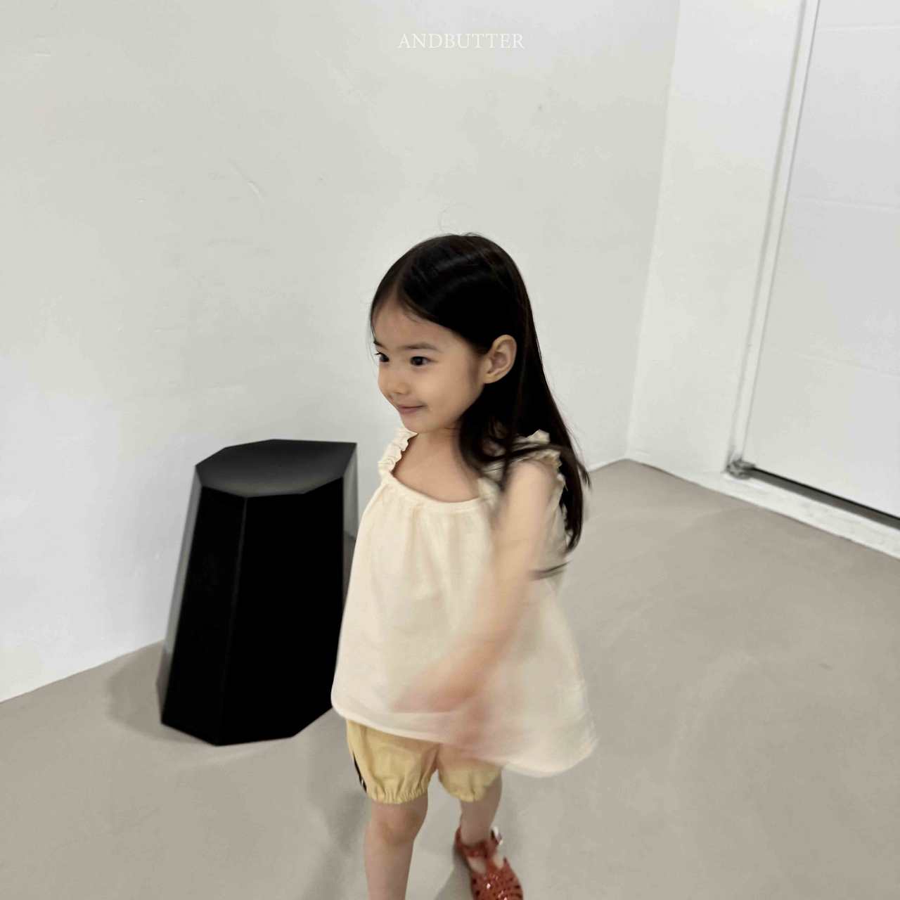 《予約》Shirring Sleeveless / andbutter