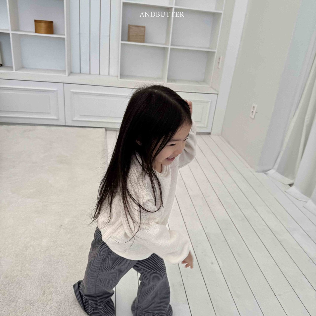 《予約》Frill Bootcut Pants / andbutter