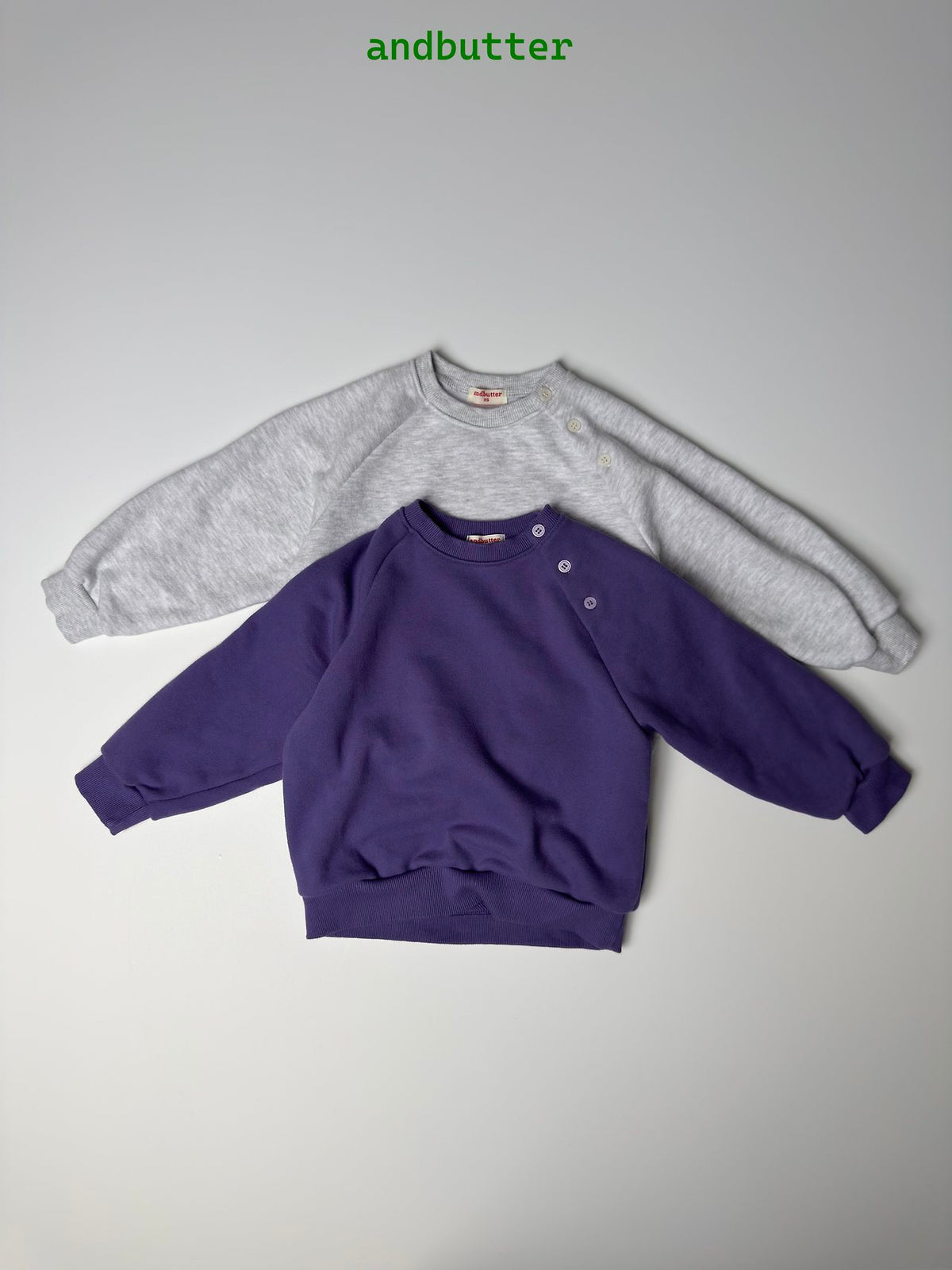 《予約》Button Raglan Sweat / ANDBUTTER