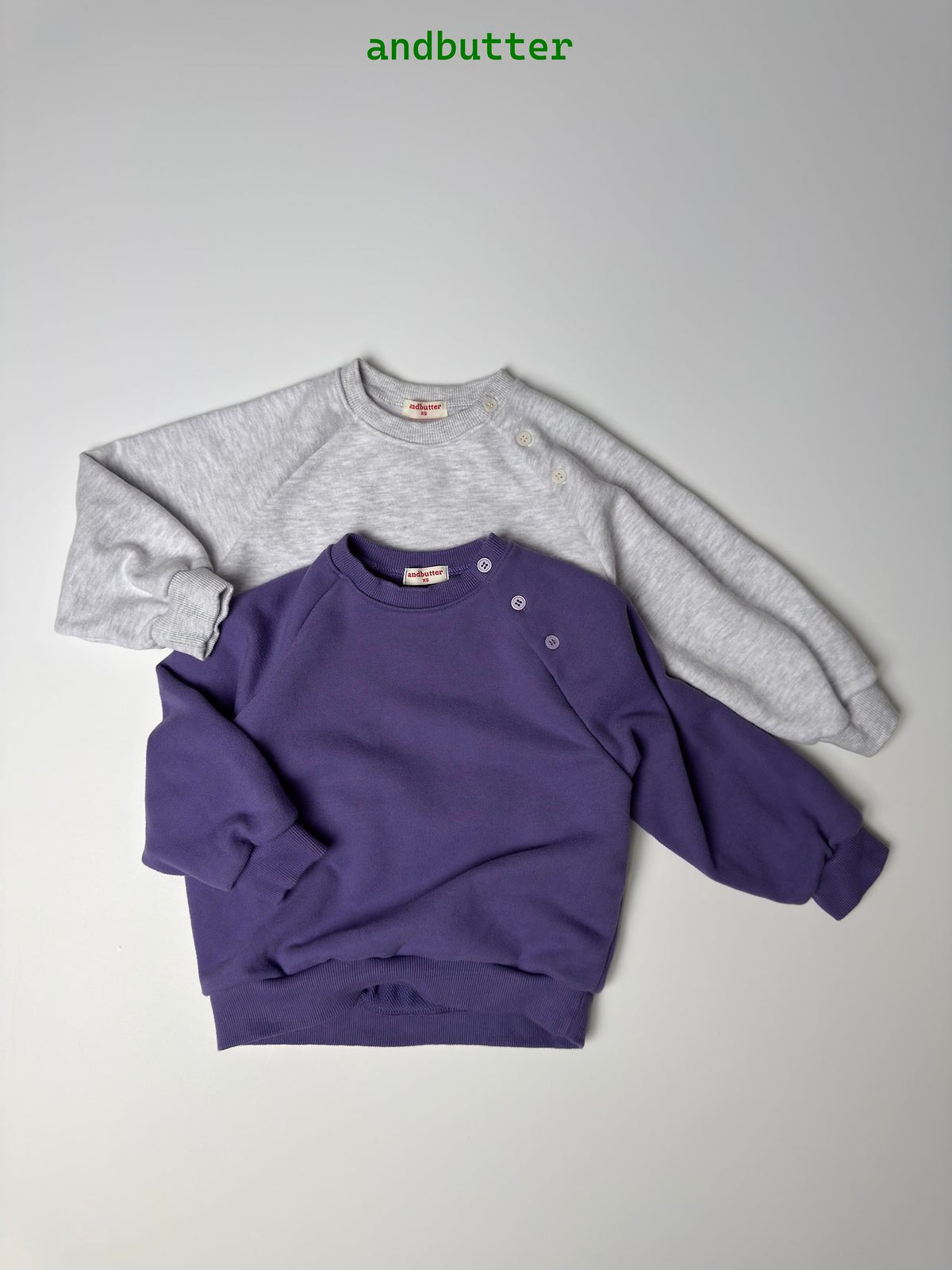 《予約》Button Raglan Sweat / ANDBUTTER