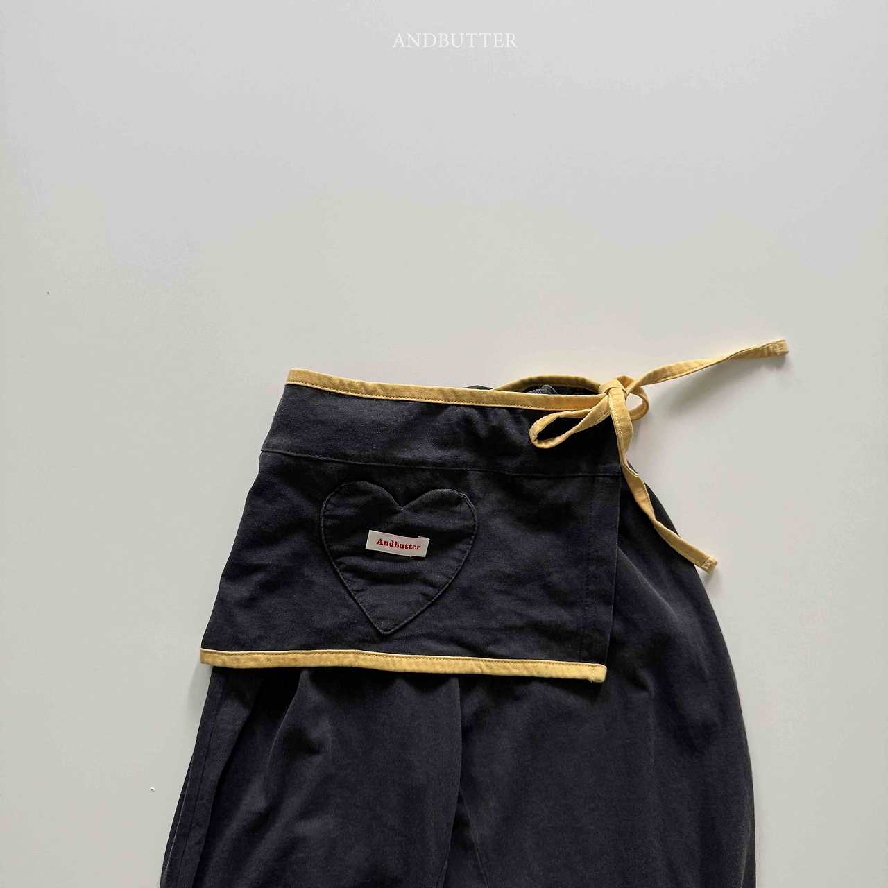 《予約》Apron Pants / andbutter