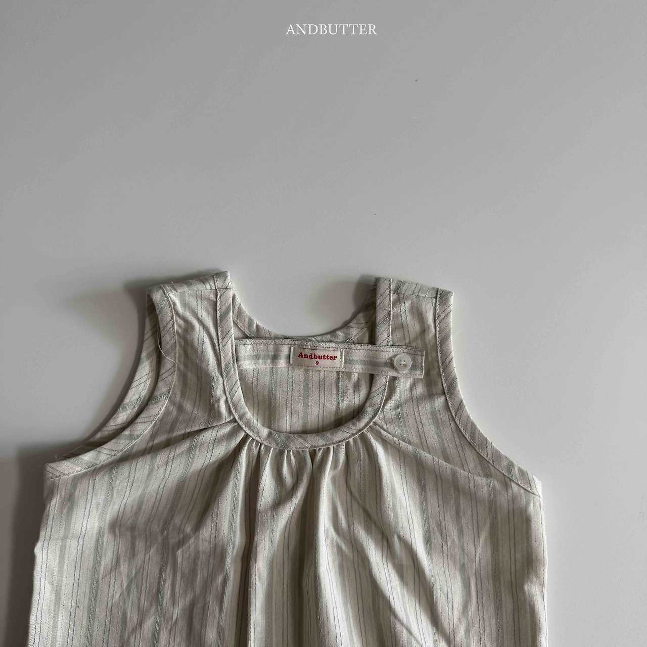 《予約》Natural Button Sleeveless / andbutter