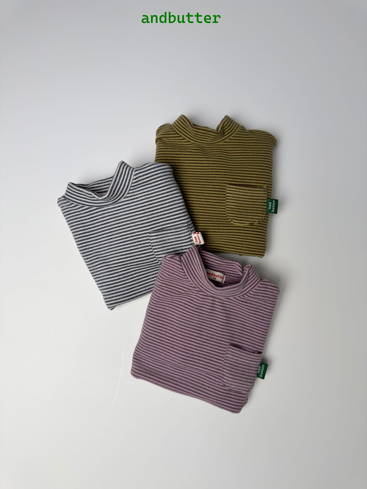 《予約》Mini Pocket Mock Neck / ANDBUTTER