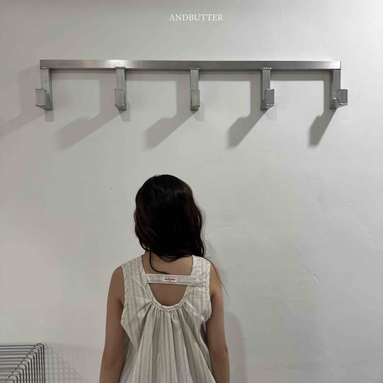 《予約》Natural Button Sleeveless / andbutter