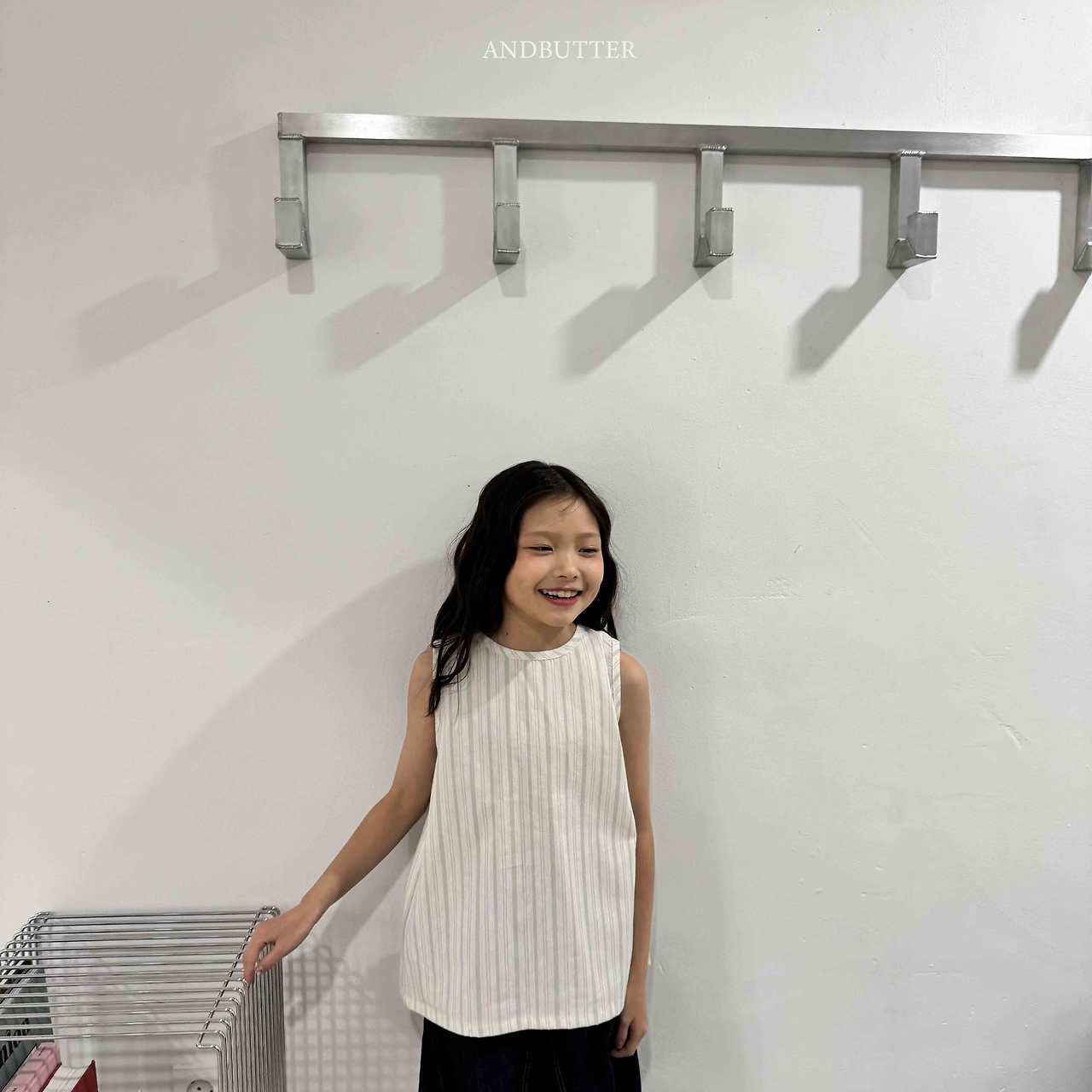 《予約》Natural Button Sleeveless / andbutter