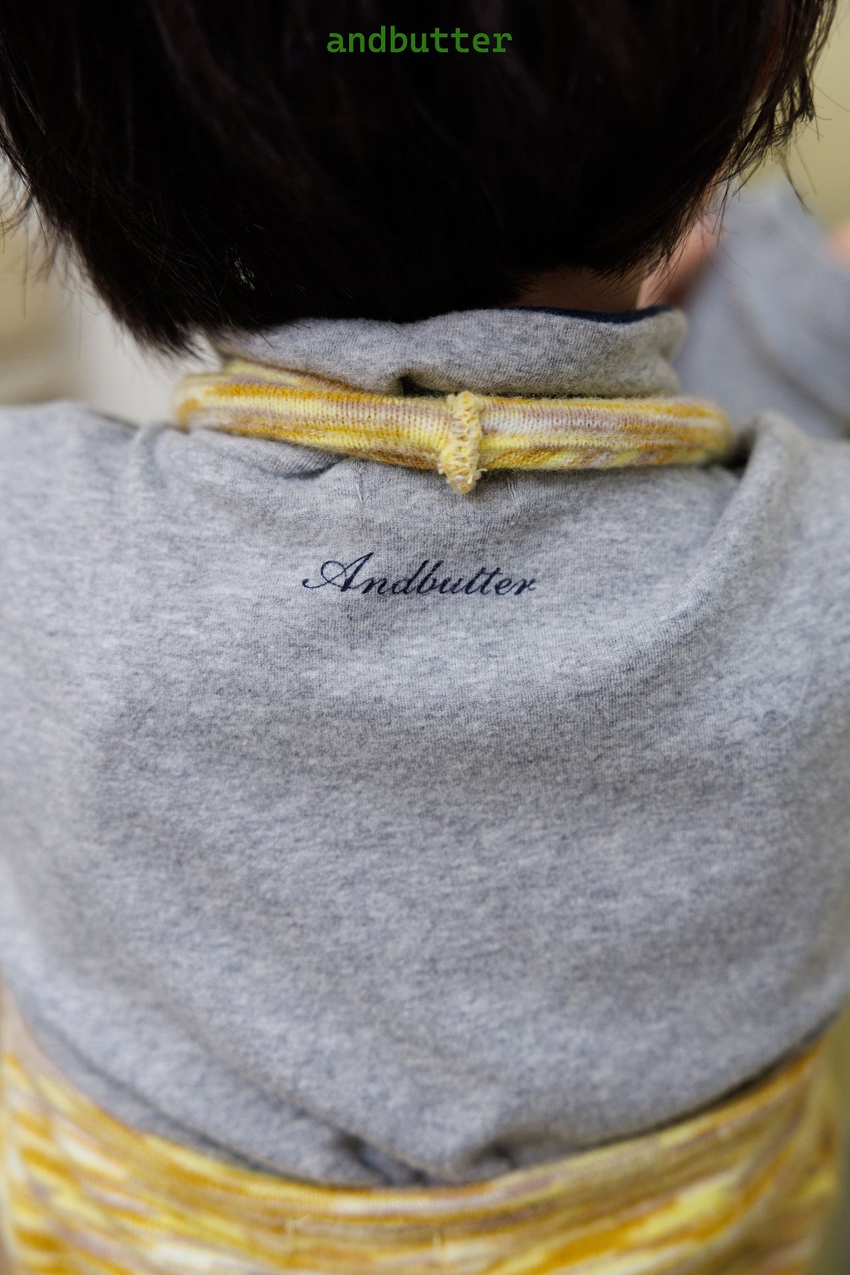 《予約》Contrast Neck Tee / ANDBUTTER