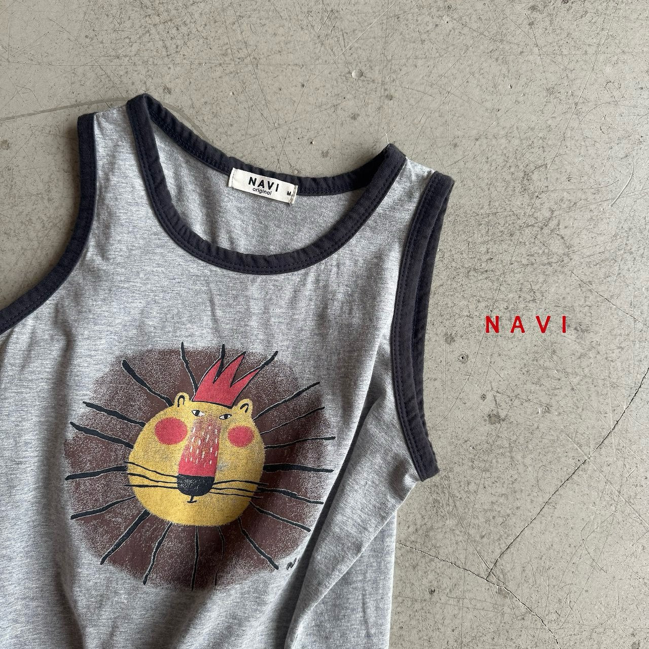 《予約》Lion Sleeveless / Navi