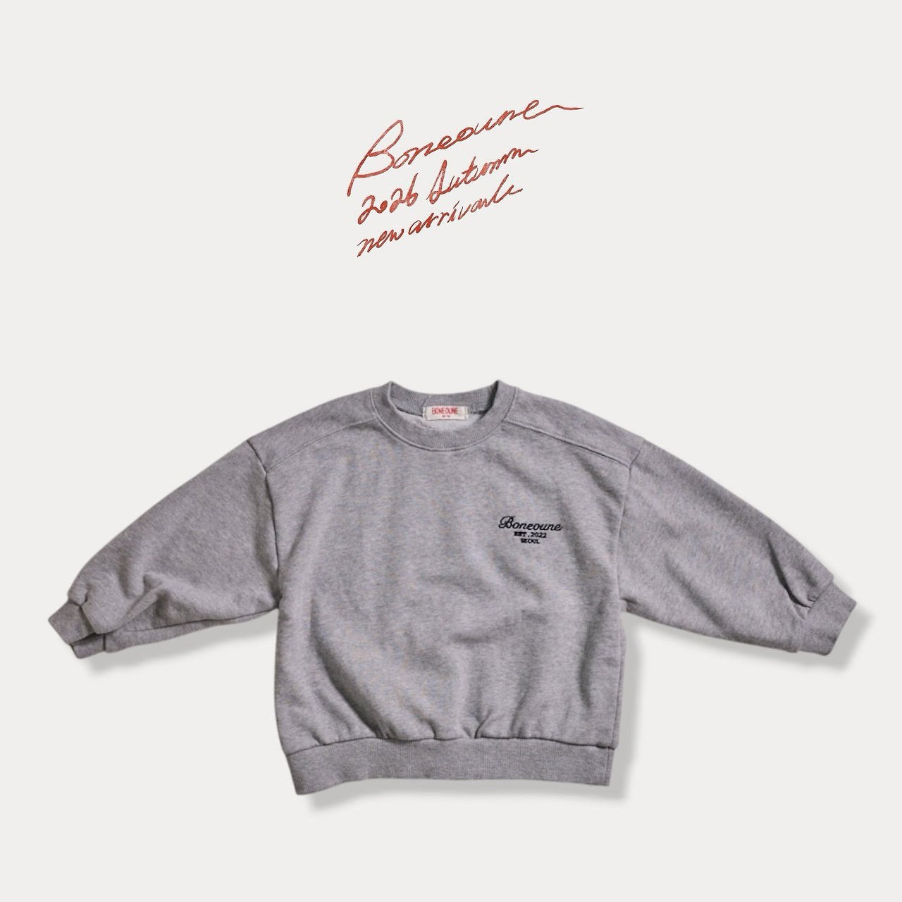 《予約》Est Embroidered  Man to Man  / BONEOUNE