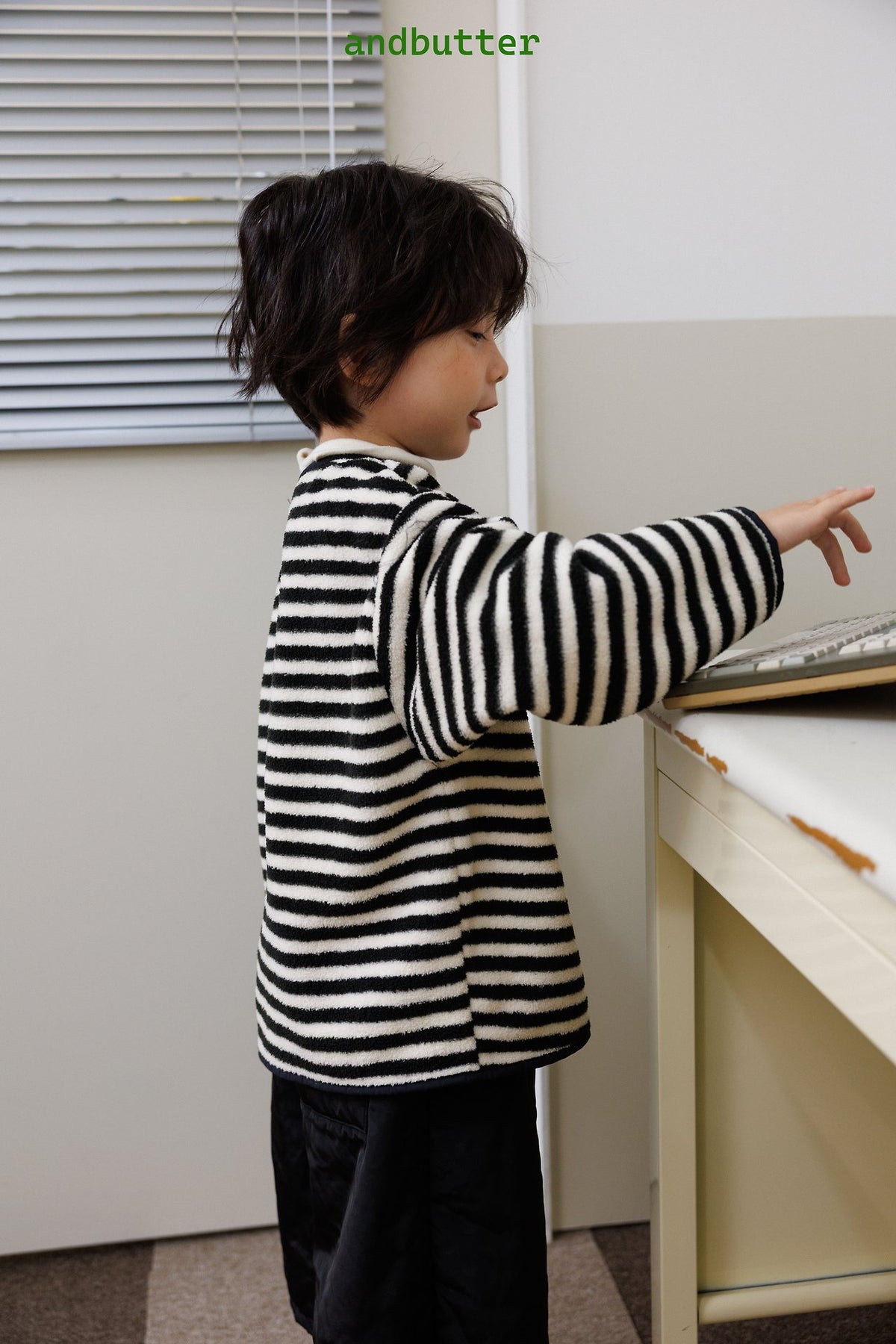 《予約》Soft Stripe Fleece Tee / ANDBUTTER