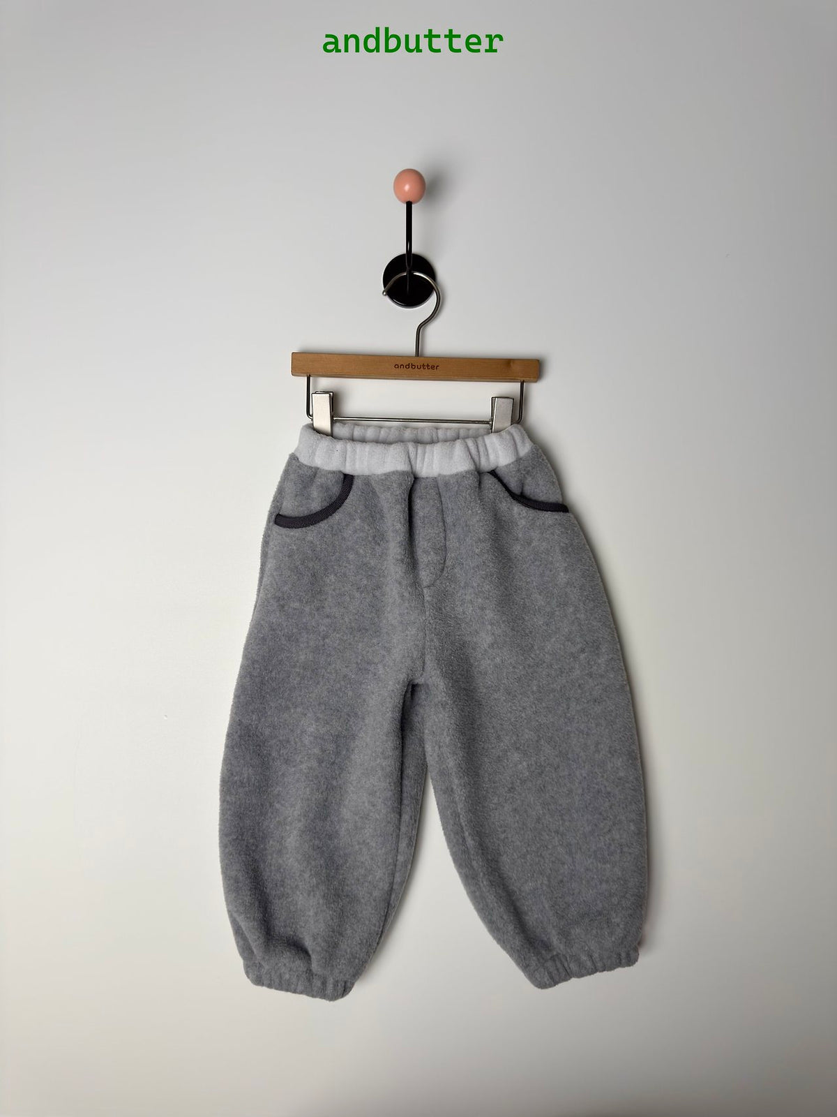 《予約》Pocket Jogger Pants / ANDBUTTER