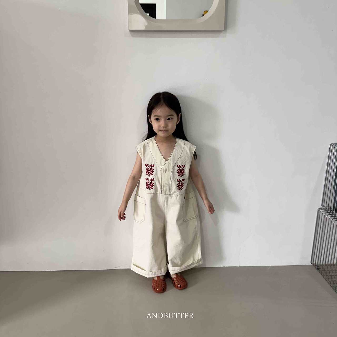 《予約》Embroidery Jump Suit / andbutter