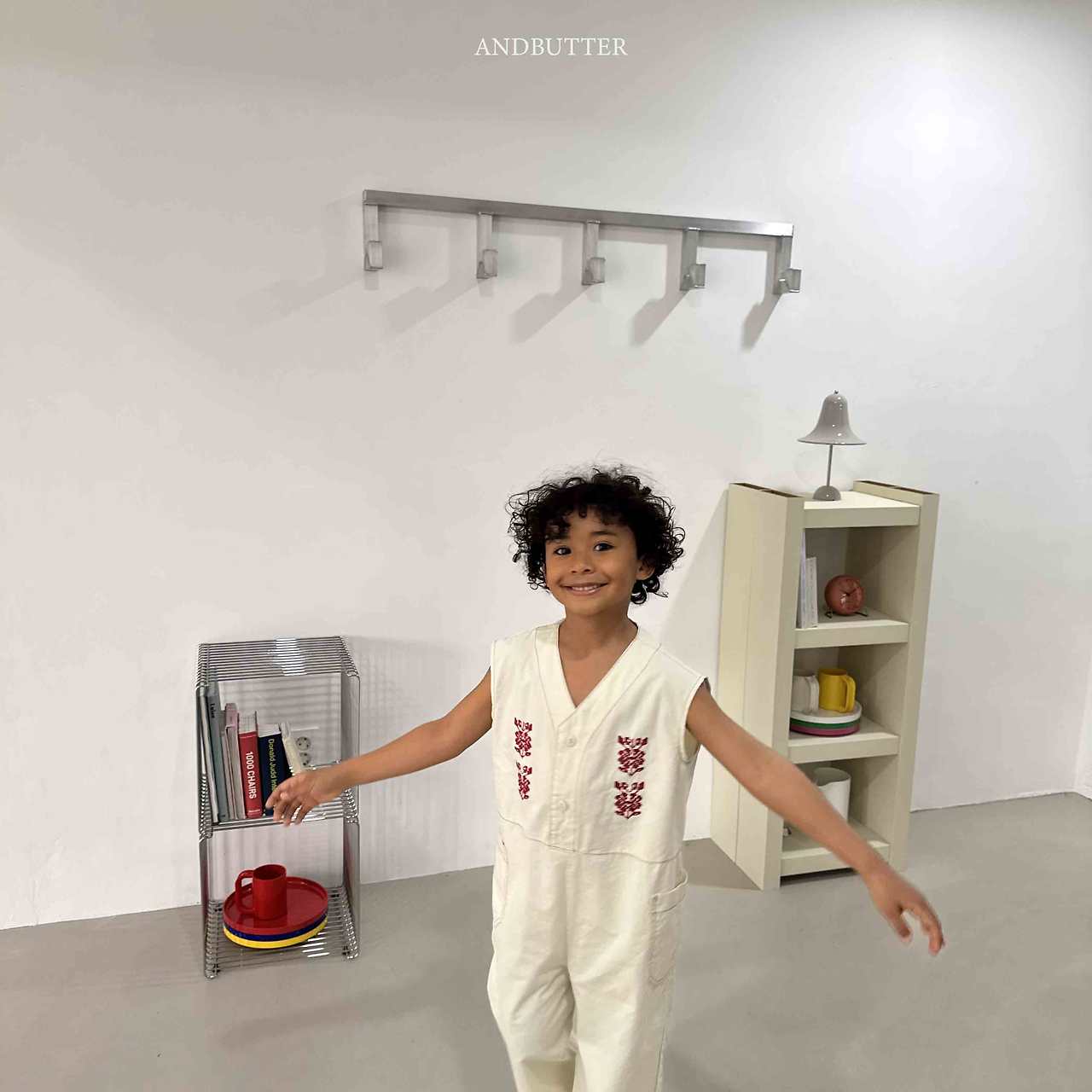 《予約》Embroidery Jump Suit / andbutter
