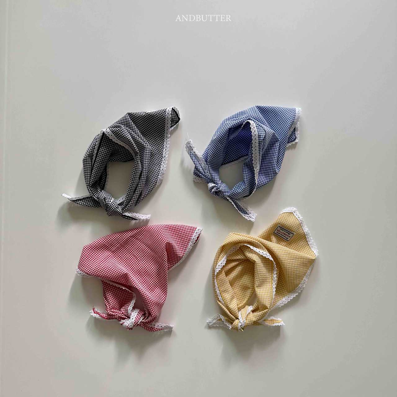 《予約》Heidi Check Kerchief / andbutter