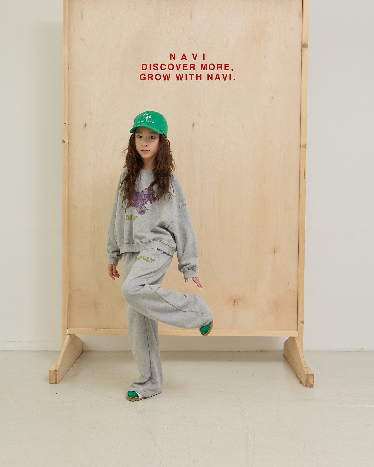 《予約》Dolly Crop Sweatshirt / navi.