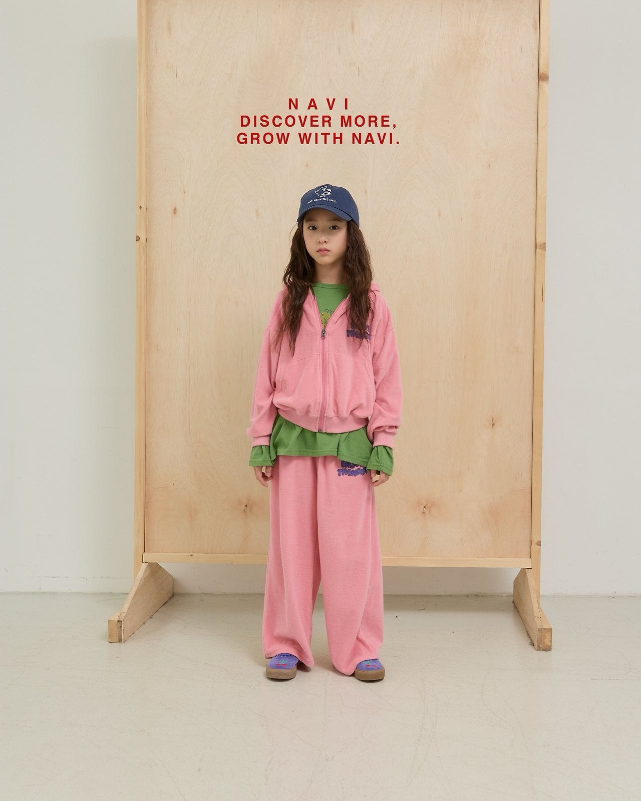 《予約》Flower Hooded Sweatshirt / navi.