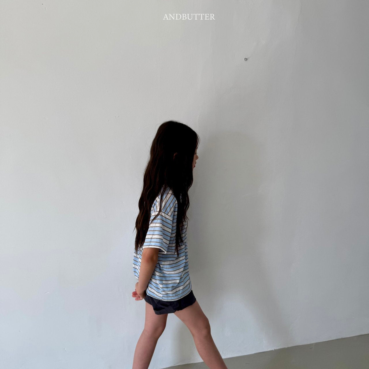 《予約》Summer V-Neck Tee / andbutter