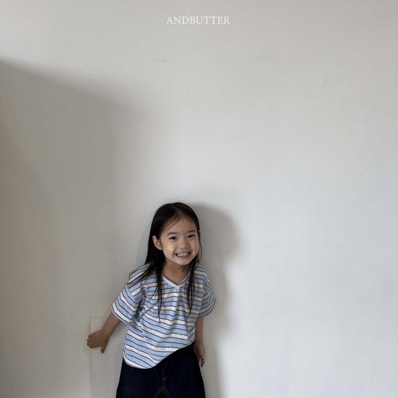 《予約》Summer V-Neck Tee / andbutter