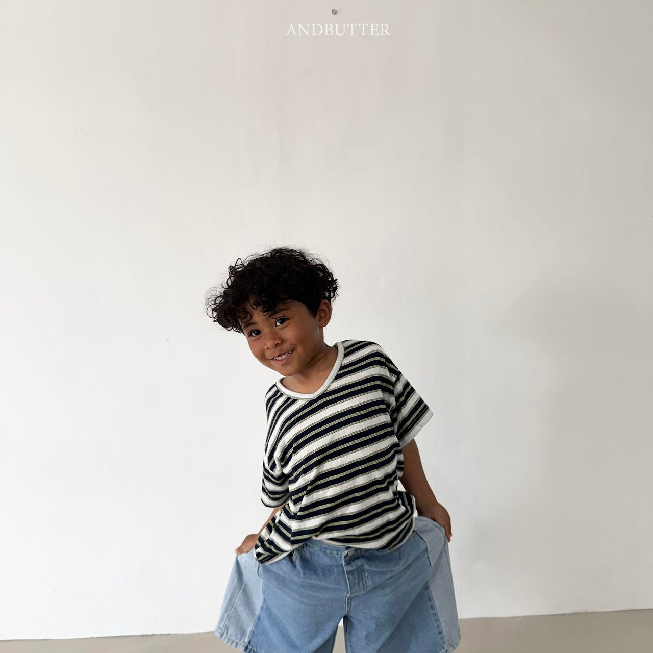 《予約》Summer V-Neck Tee / andbutter