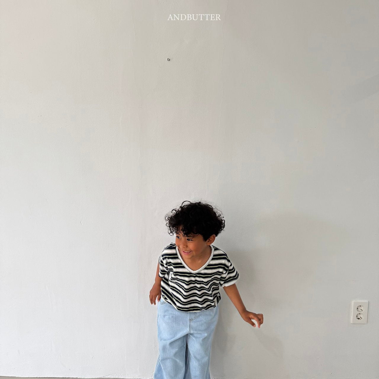《予約》Summer V-Neck Tee / andbutter