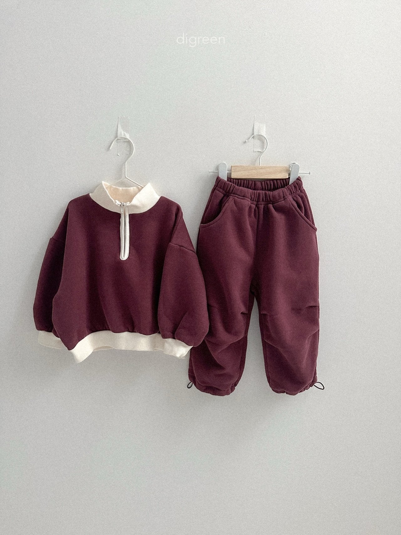 《予約》Pin Tuck Jogger Pants / digreen