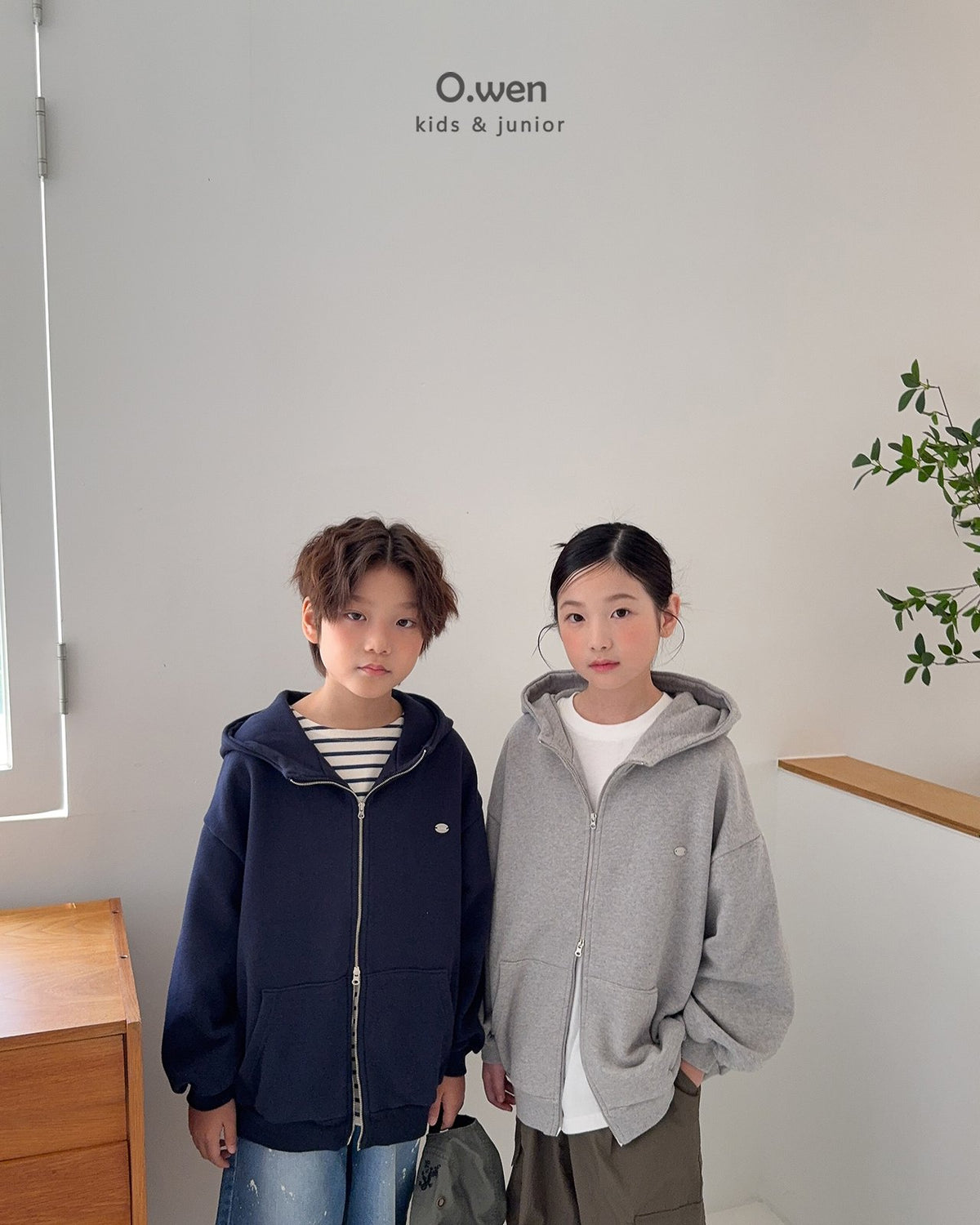 《予約》Two-Way Boxy Zip-Up Hoodie / O.wen