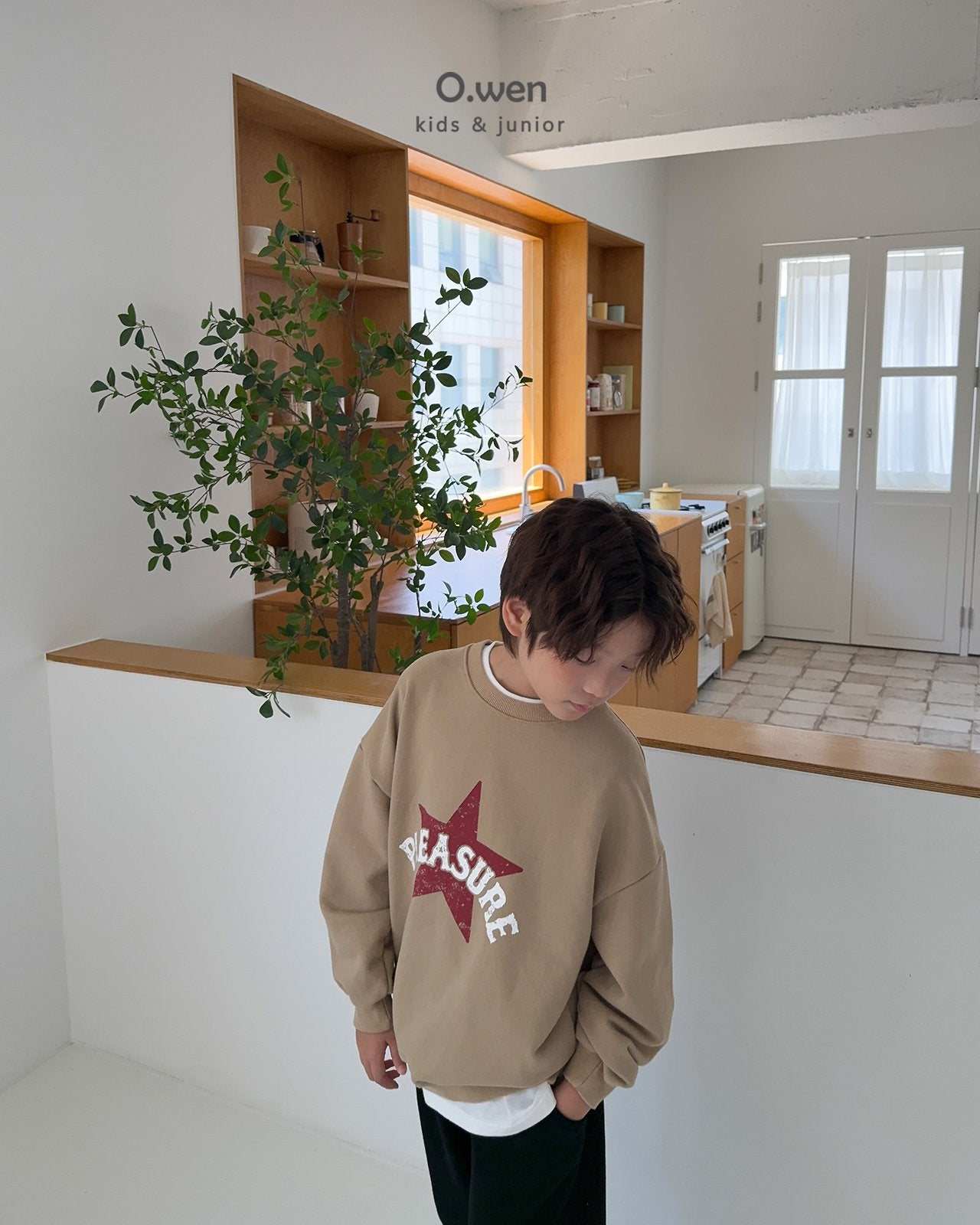 《予約》Star Sweatshirt / O.wen