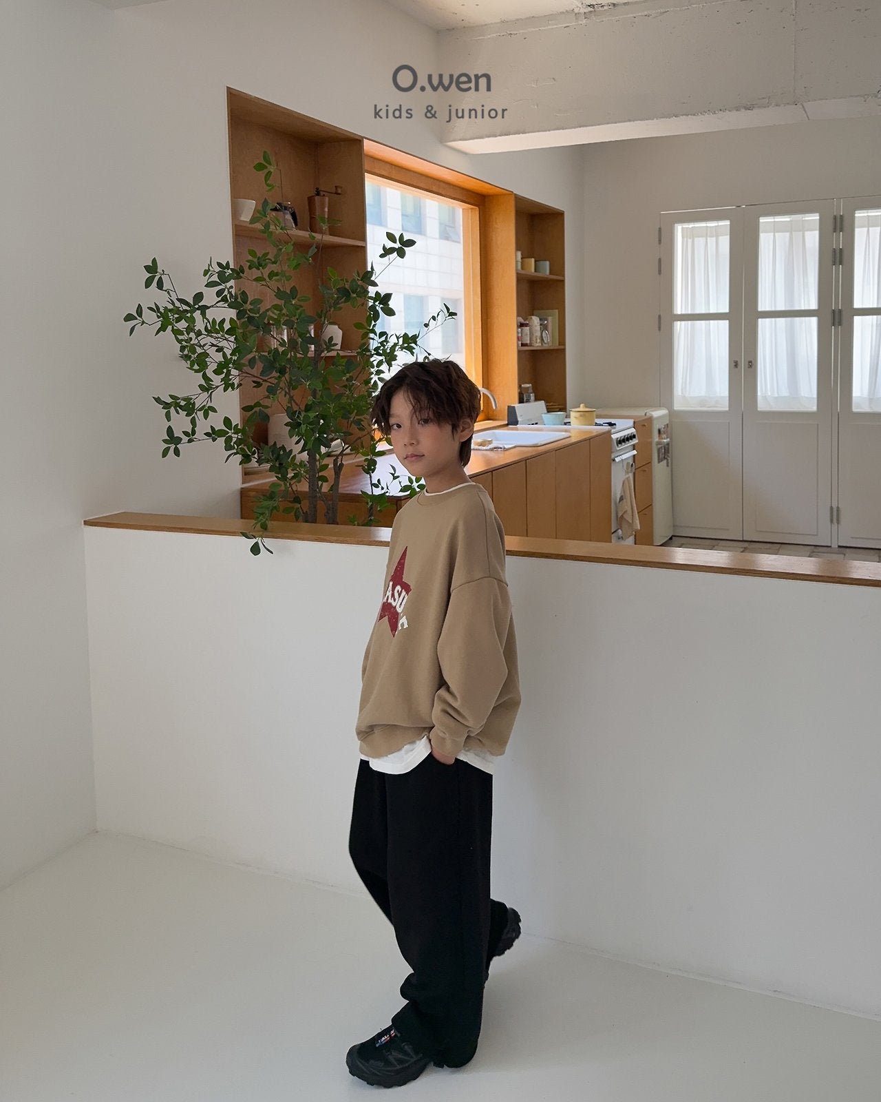 《予約》Star Sweatshirt / O.wen