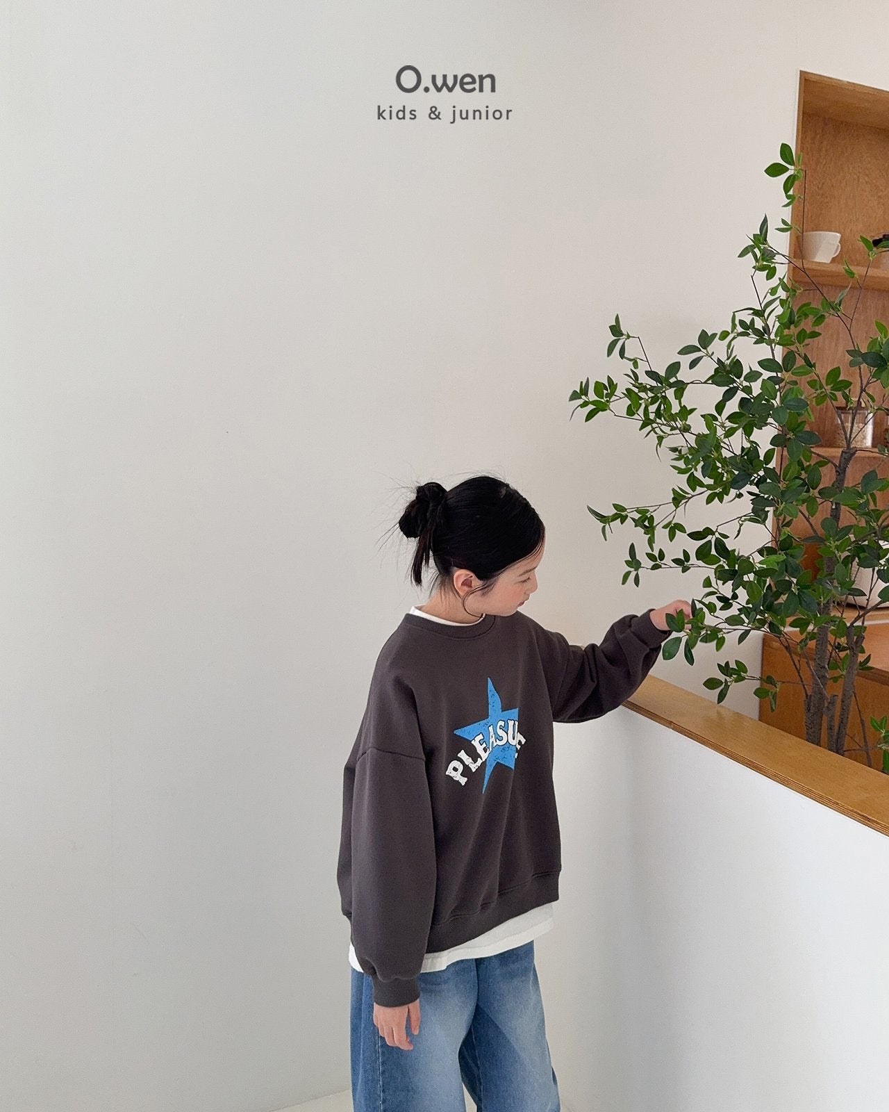 《予約》Star Sweatshirt / O.wen