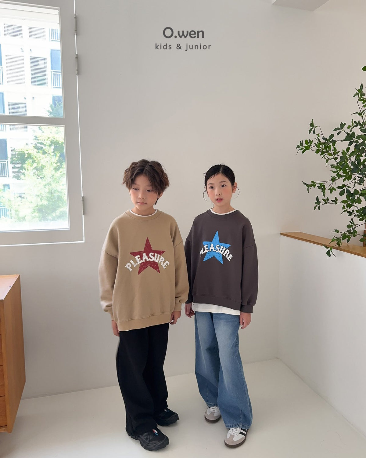 《予約》Star Sweatshirt / O.wen