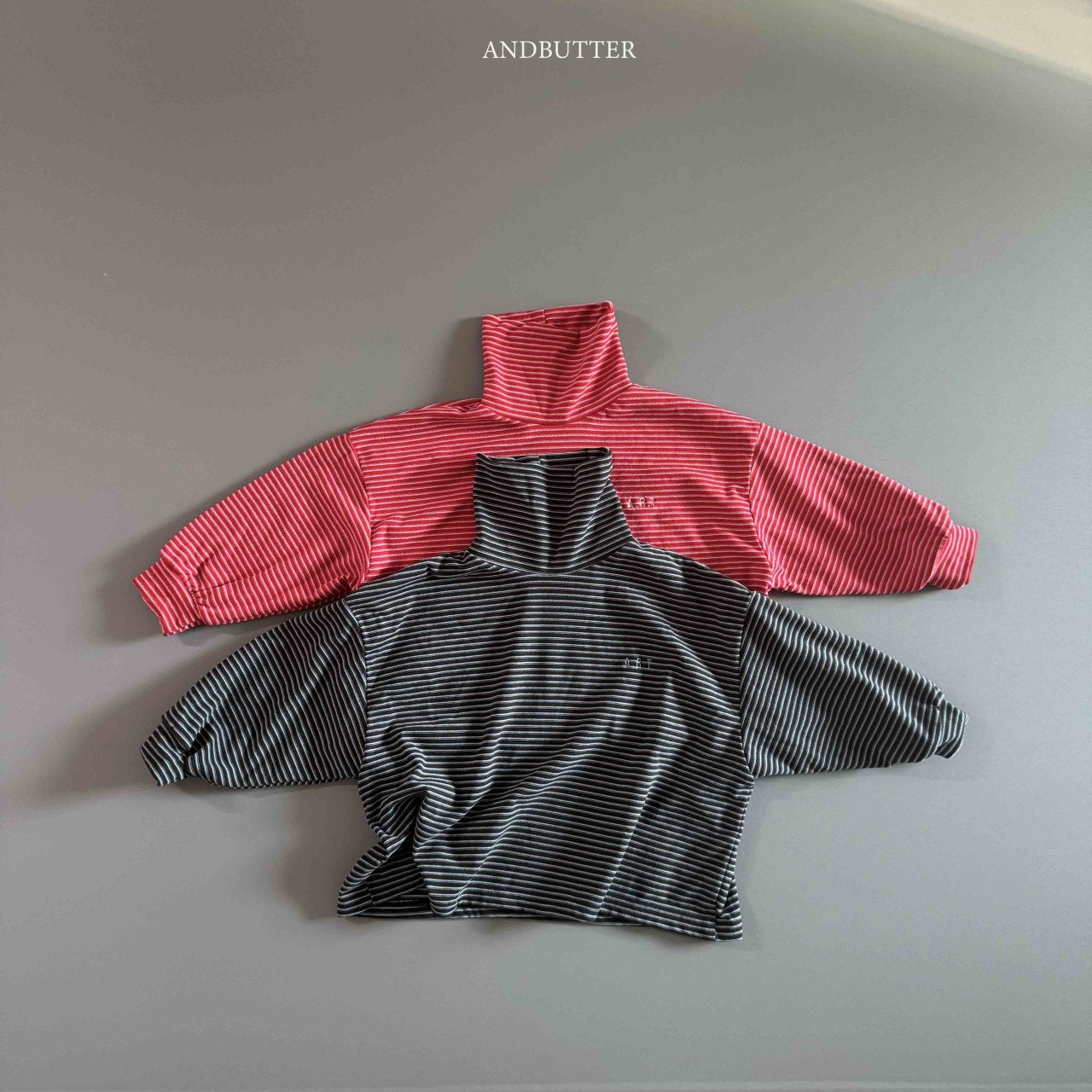 《予約》Art Stripe Turtleneck / andbutter