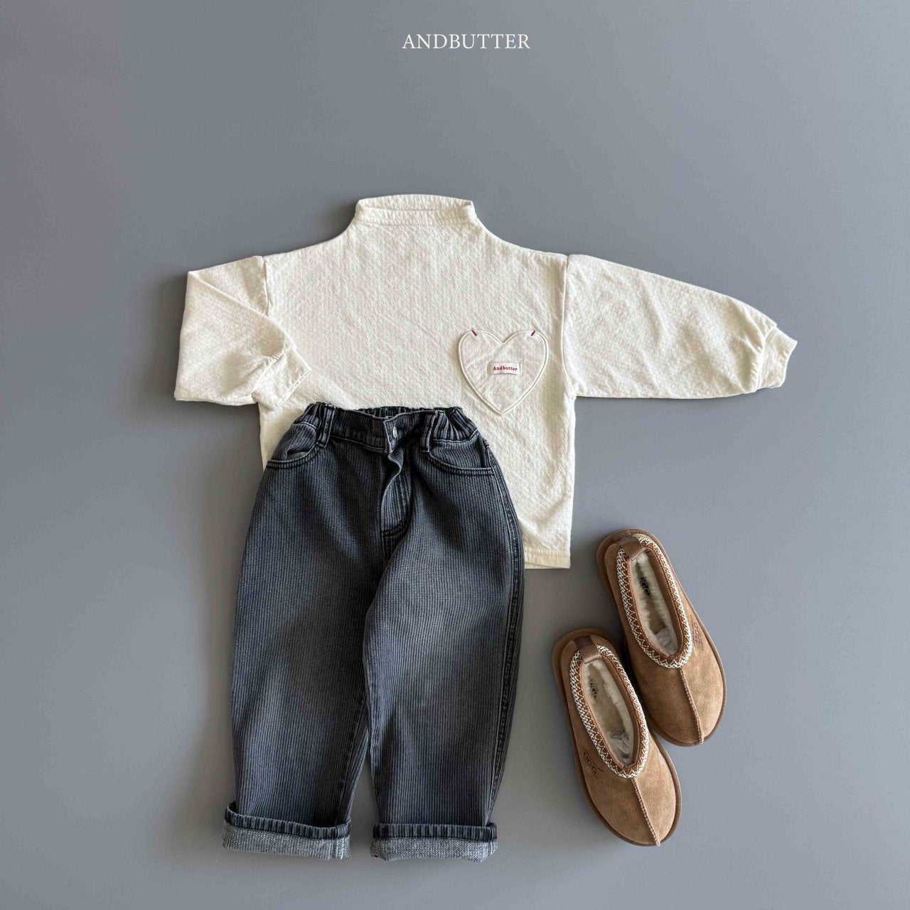 《予約》Eyelet Herat Turtleneck / andbutter