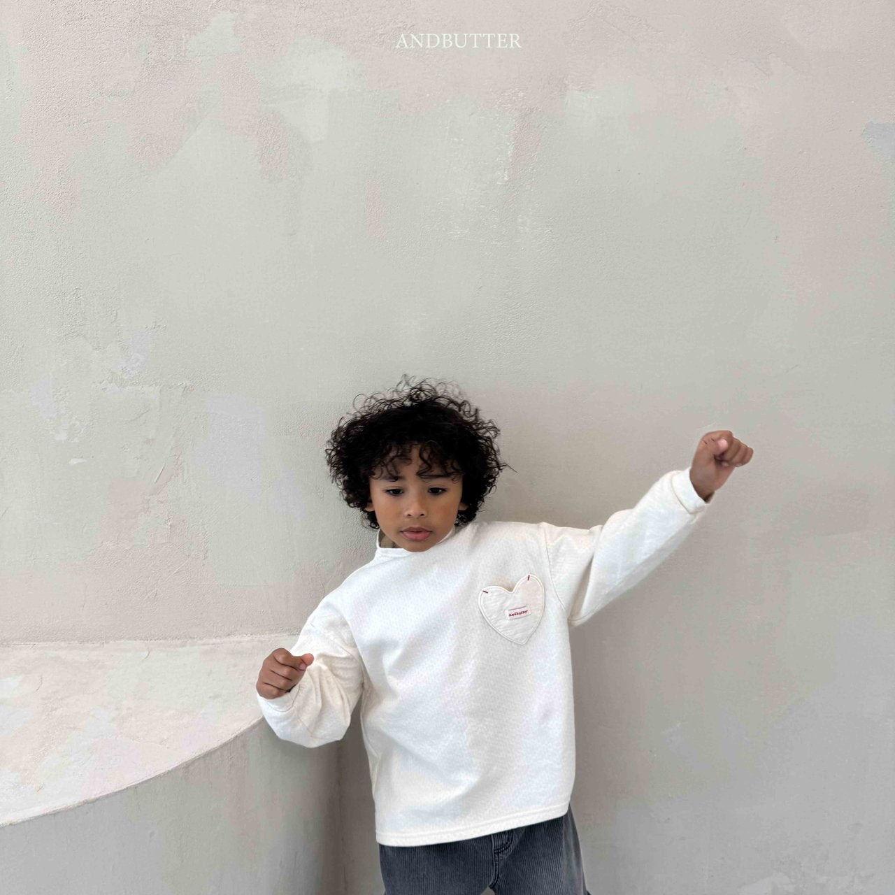 《予約》Eyelet Herat Turtleneck / andbutter