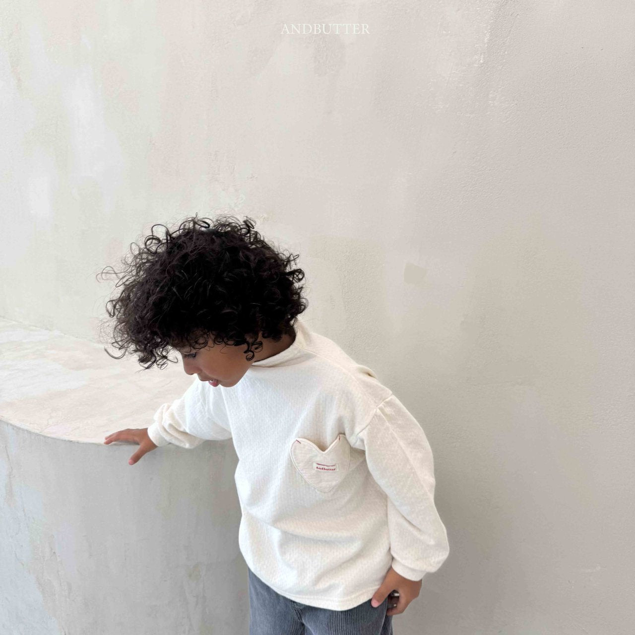 《予約》Eyelet Herat Turtleneck / andbutter